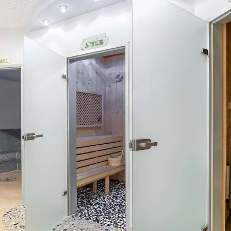 In With Sauna *